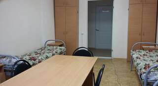 Хостел Obshchezhitiye Za Radugoy Рыбинск Кровать в общем четырехместном номере для мужчин и женщин-2